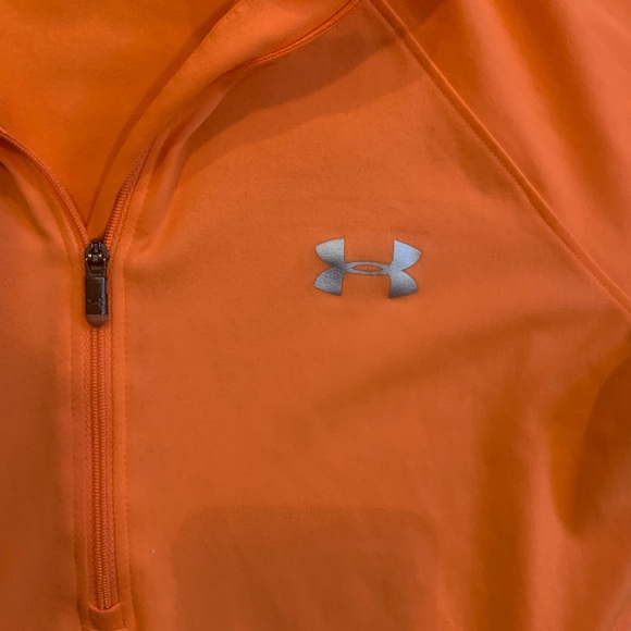 SOLD Under Armour Shirt - Picture 5 of 6